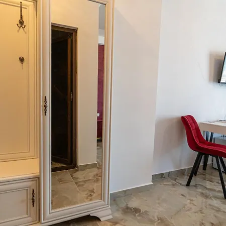 Πανσιόν Lucas