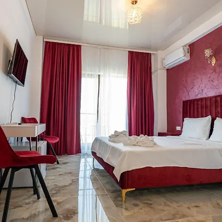 Lucas Πανσιόν 3*